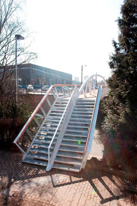 Démolition et reconstruction d'une passerelle piétonne reliant la gare de la Louvière-Centre à la piscine olympique, photo 5