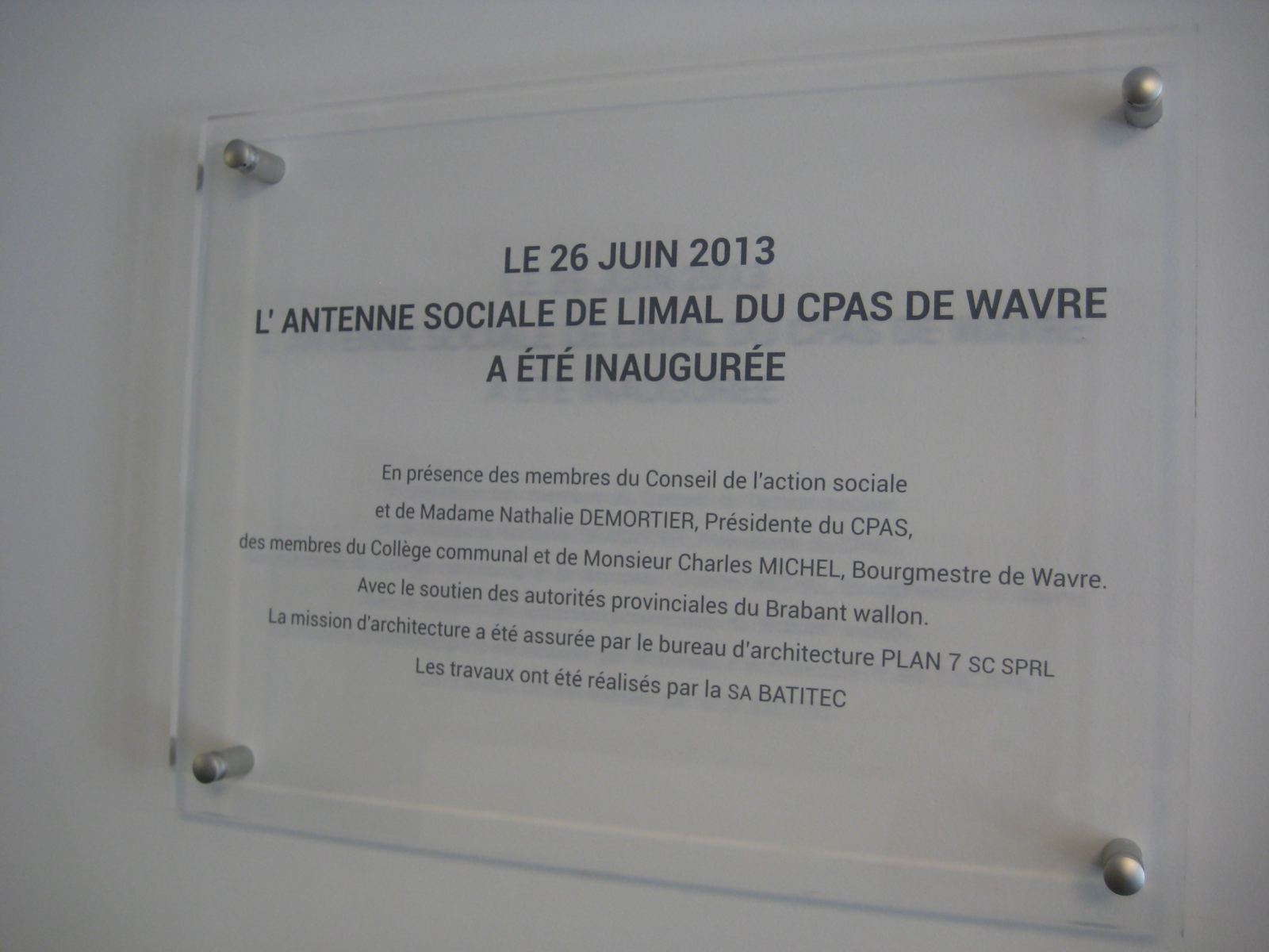 Rénovation d'un bâtiment en bureaux, espace accueil pour la petite enfance et 4 logements d'urgence