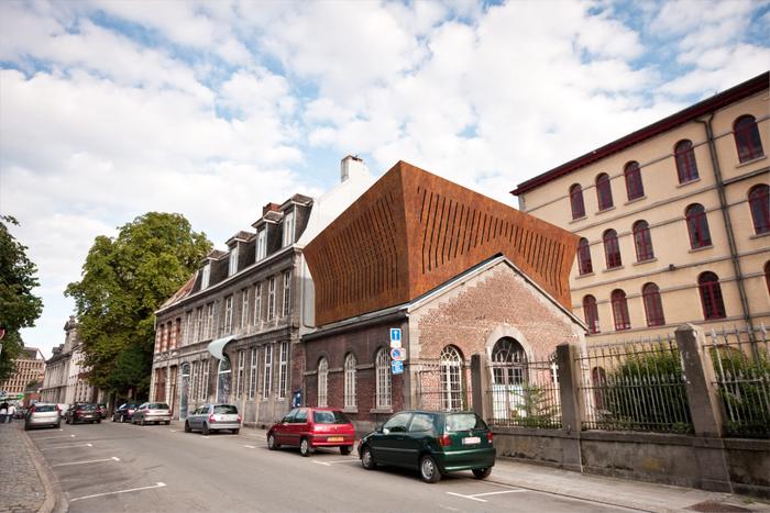 Réalisation d'un centre d'entreprises Design et d'une vitrine commerciale, photo 3