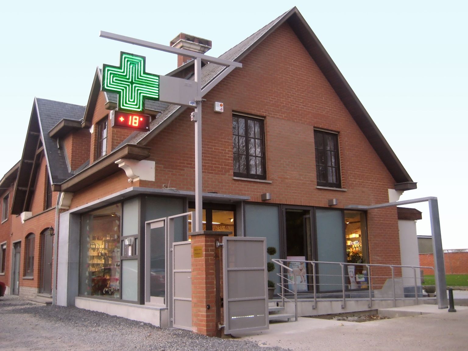 Transformation d'une habitation en pharmacie