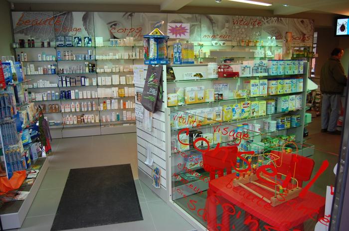 Transformation d'une habitation en pharmacie, photo 2