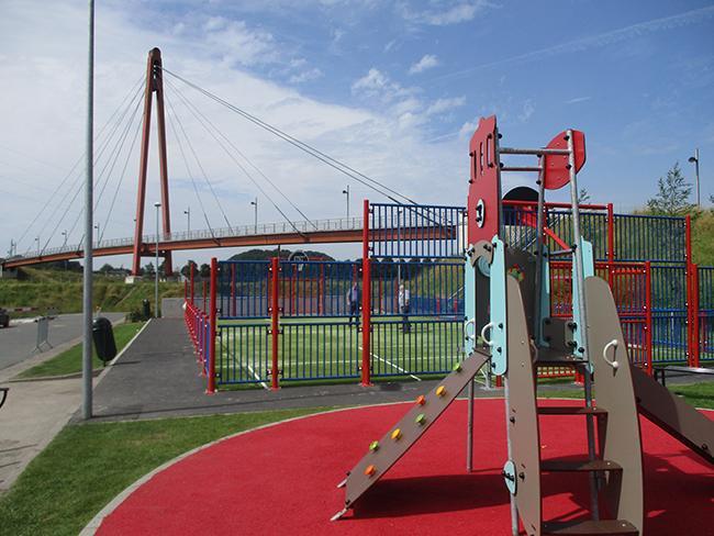 Aménagement d’un terrain multisports et de ses abords à Ville-sur-Haine, photo 3