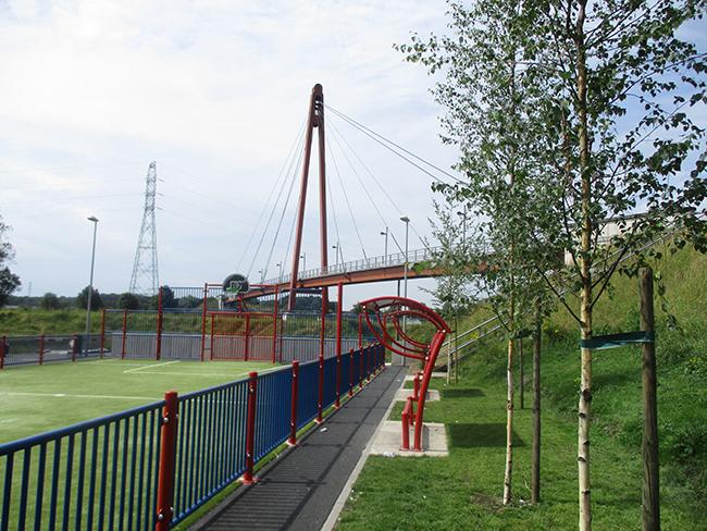 Aménagement d’un terrain multisports et de ses abords à Ville-sur-Haine, photo 5