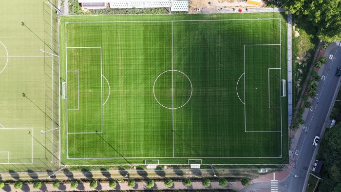Aménagement d'un stade de football comportant une tribune et un terrain synthétique au Centre sportif de Wavre, photo 4